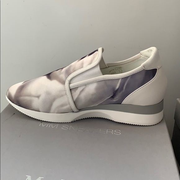 NEW MAX MARA MM 30 Neutro Gray Floral Sneakers - Picture 3 of 14